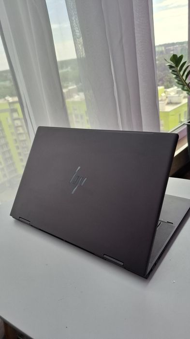 Hp Envy x360 15.6" ryzen 5 7530U 8 ram 512 ssd Barcelo 512mb face id
