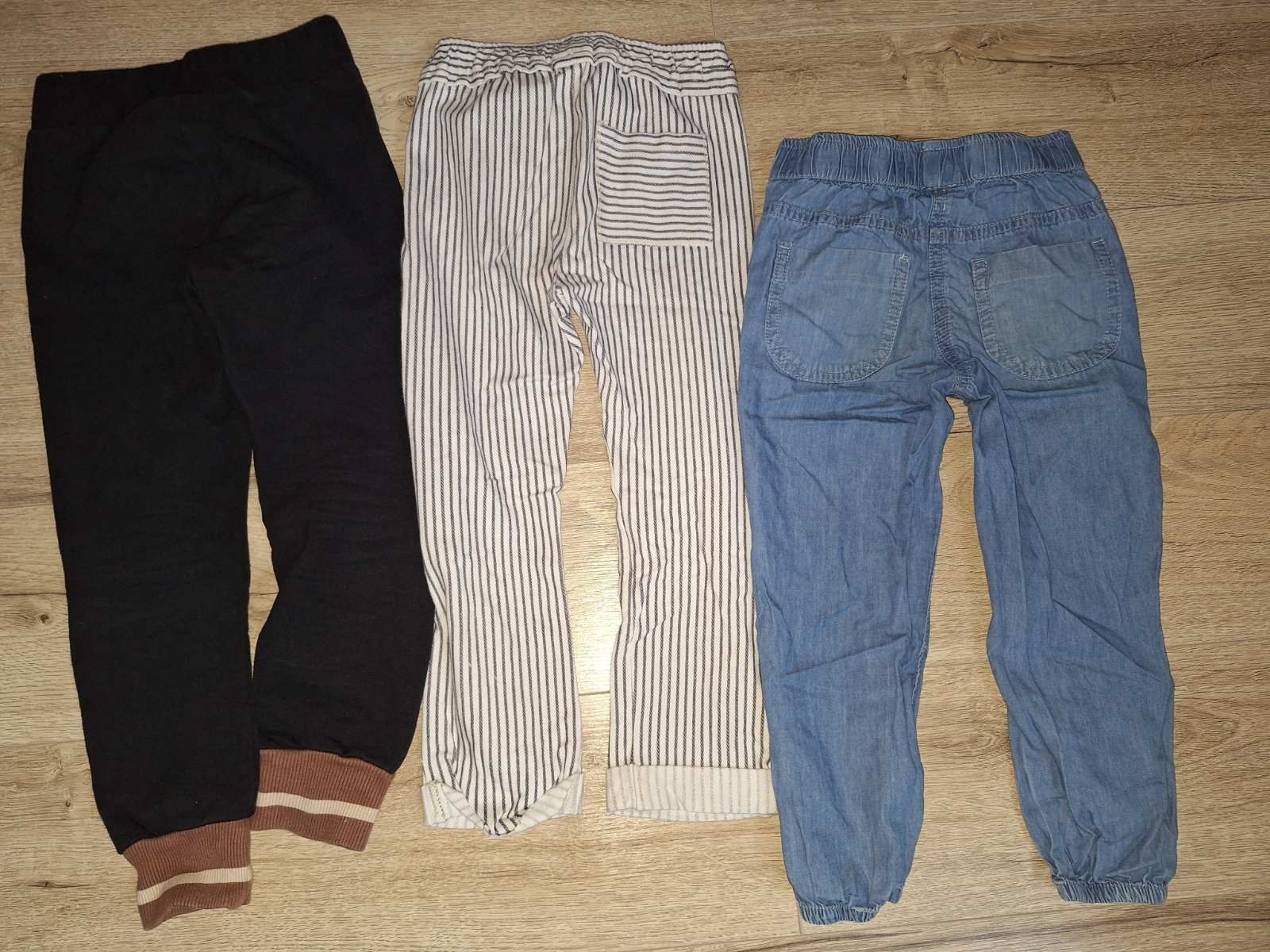 Різні штанишки на дівчинку та піжамка