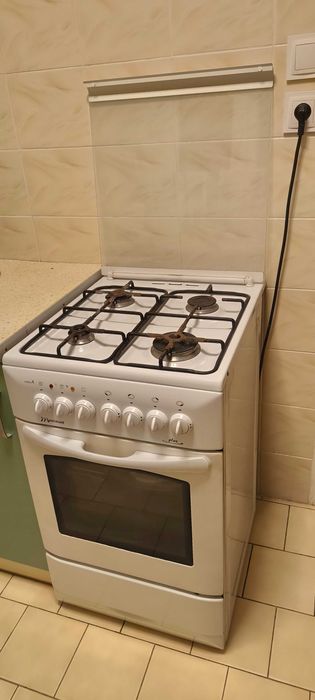 Sprzedam kuchenkę gazową z piekarnikiem elektrycznym