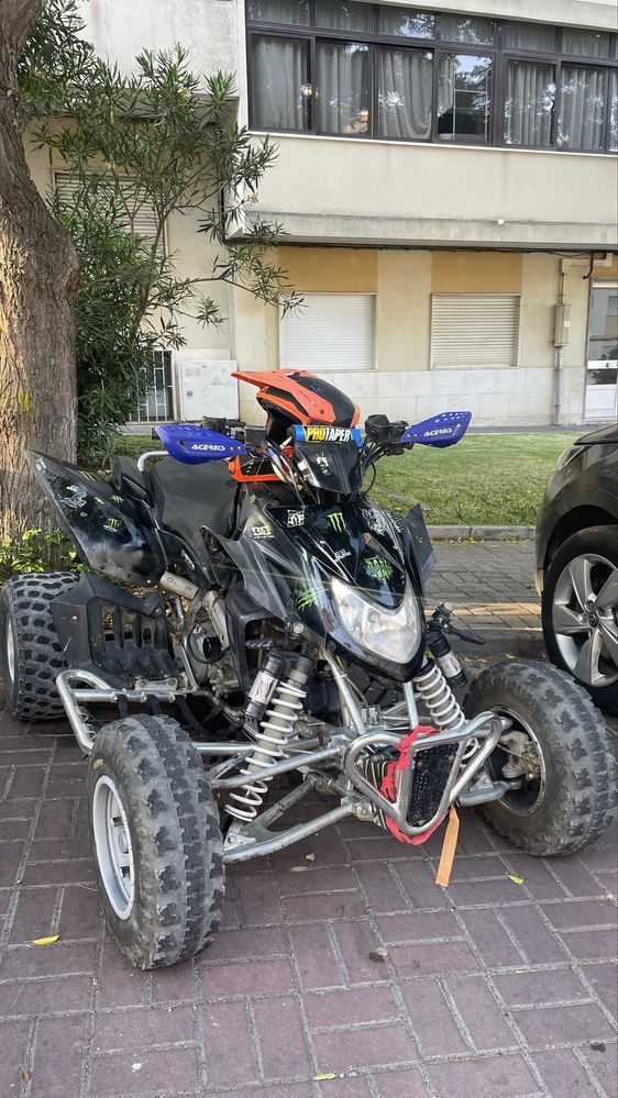 Moto 4 em bom estado