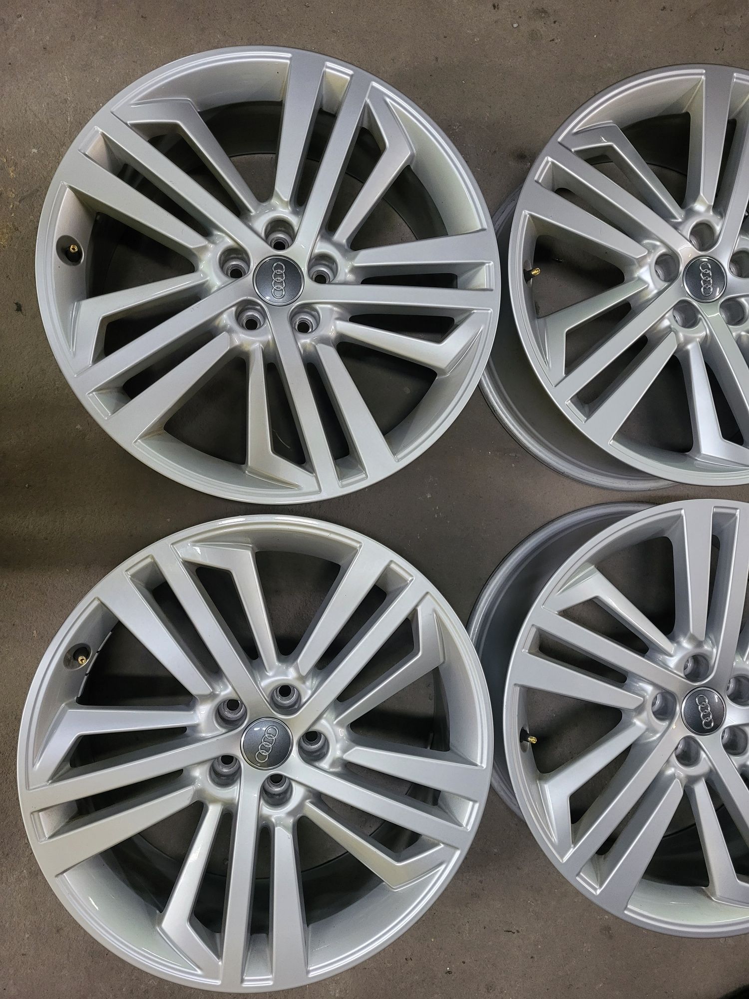 Felgi Aluminiowe 5x112 8.0Jx20 ET 39 Audi VW