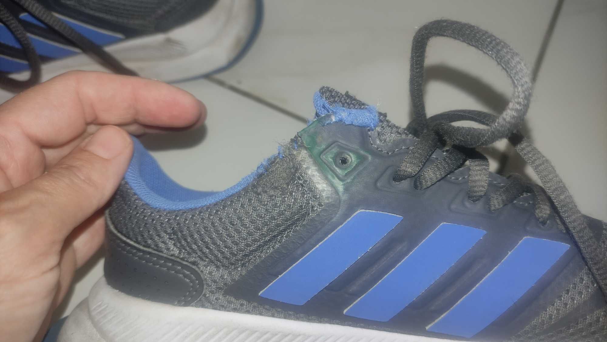 Детские кроссовки Adidas оригинал на мальчика 36.5р для двора физ-ры