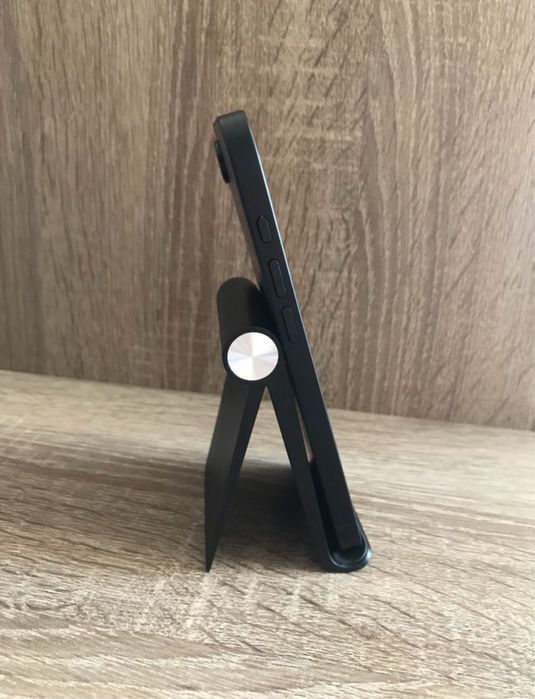 iPhone 16e, 128, black neverlock Операційна система - iOS.