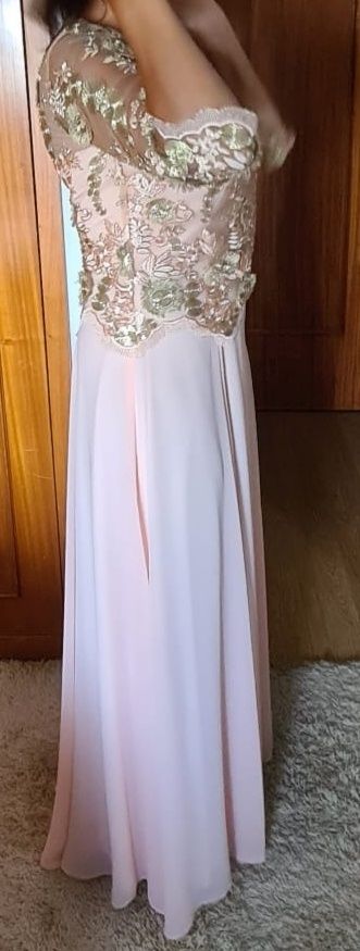 Vestido de cerimónia de estilista nacional