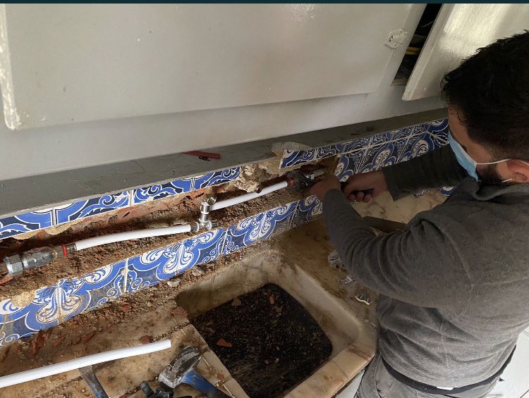 Desentupimento de Esgotos e Canalizador