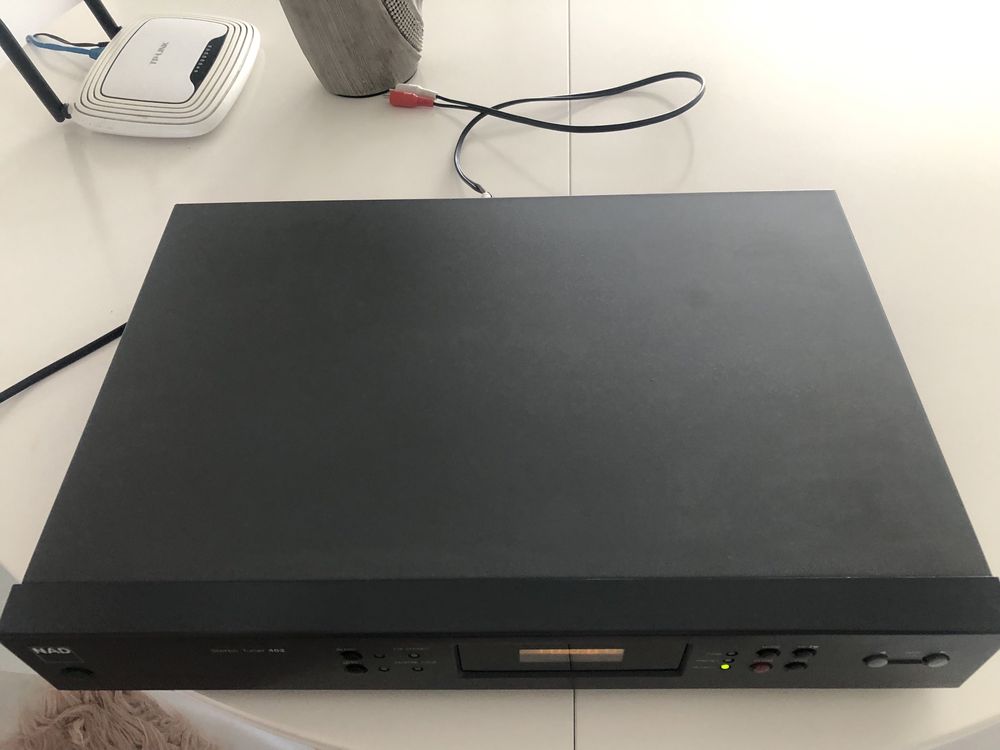Tuner NAD 402   NAD 402