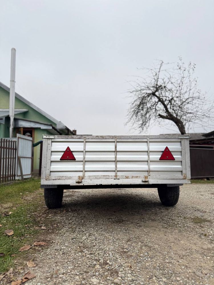 Причіп до авто і трактора