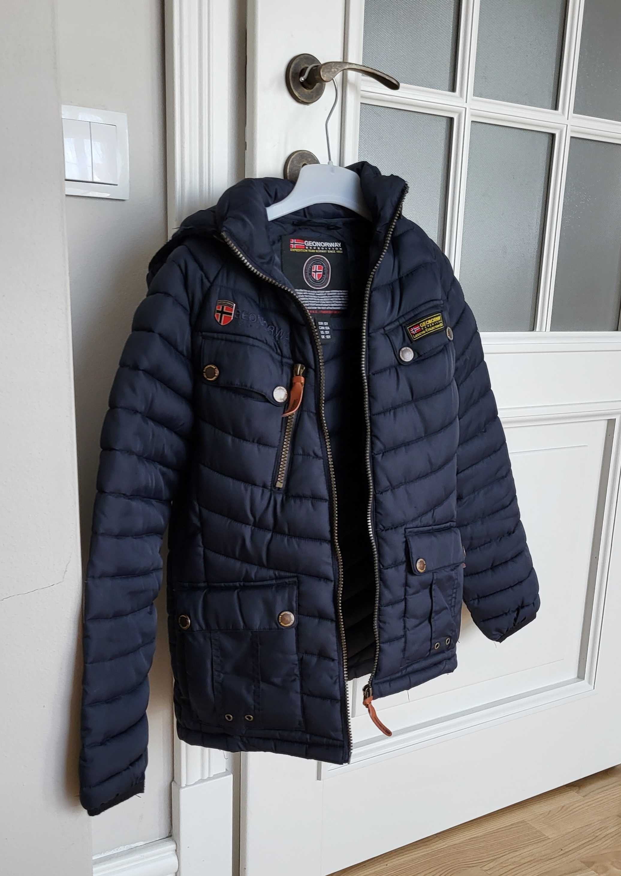 Geographical Norway kurtka dla chłopca, 10 lat, ciemno niebieska.