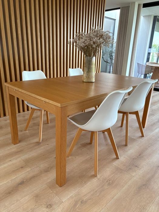 Mesa Extensível IKEA e Cadeiras