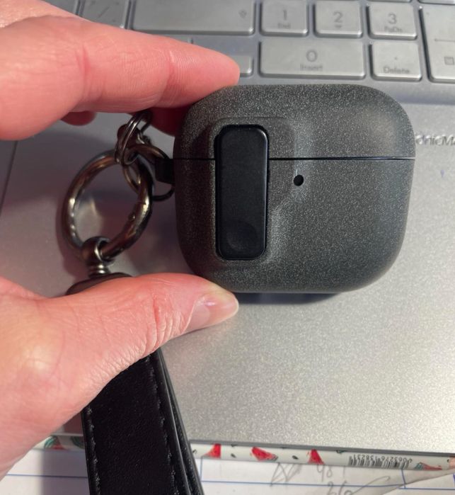 Чохол на AirPods 4 сірий з ремінцем