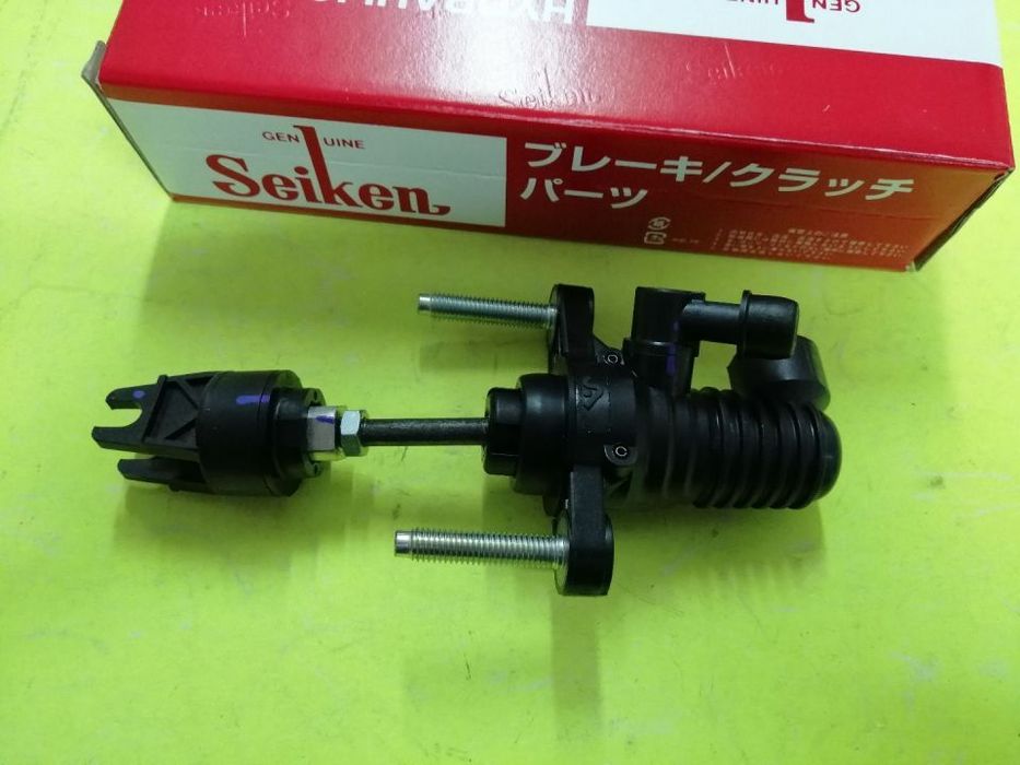 Bomba principal de embraiagem Toyota Hilux Kun 2005-- NOVA