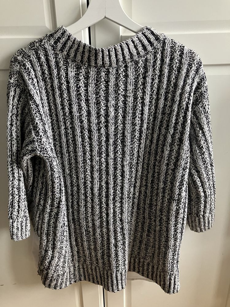 Sweter dlugi akryl czarno/ bialy L