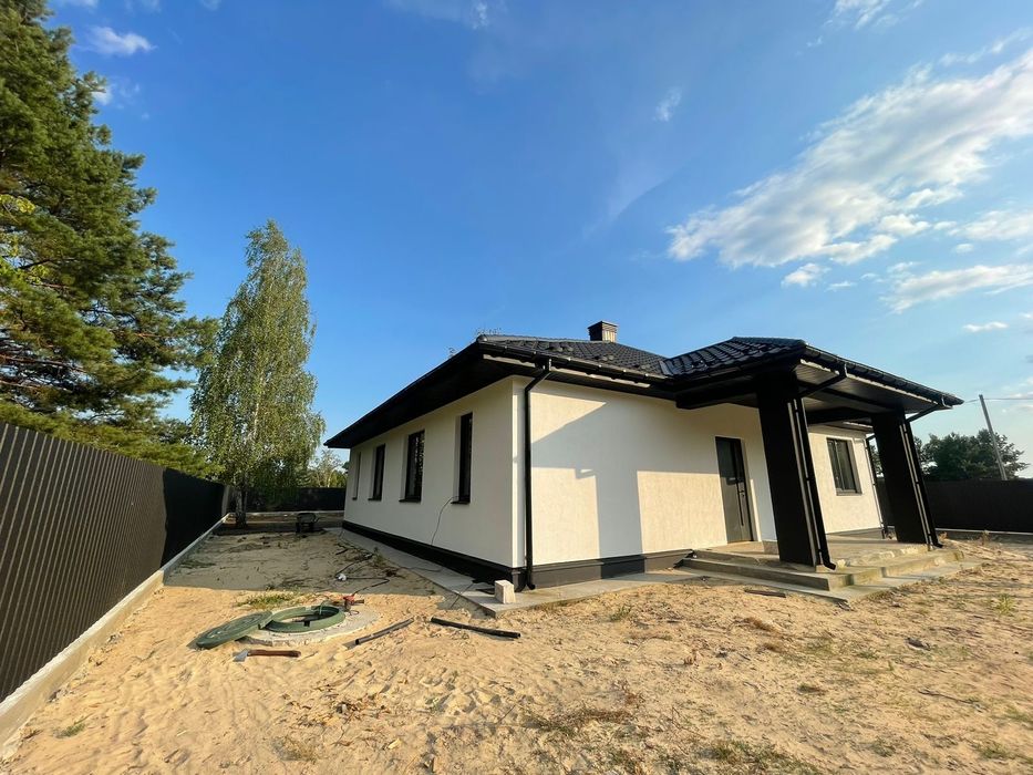 Продаж 1 поверхового будинку з ділянкою 5.5 сотки ,120м2.