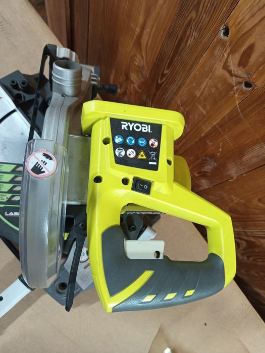 Ryobi piła ukośnica aku EMS190DCL