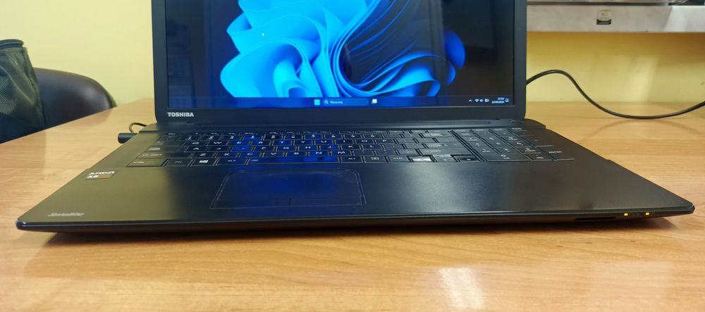 Laptop Toshiba C75D-B/17cali