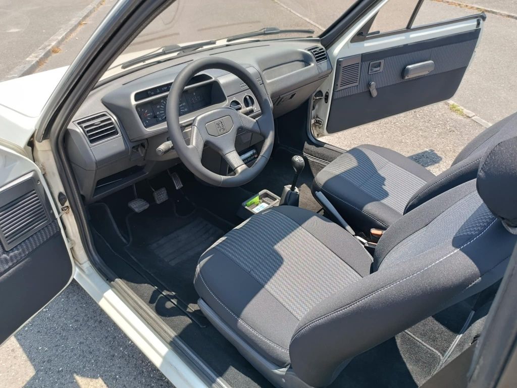 PEUGEOT 205 CJ Cabrio
