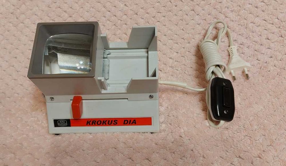 Przeglądarka do przeźroczy, rzutnik PRL