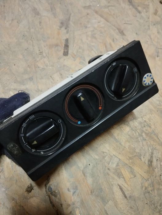 Регулятор пічки Ауді 80 В3