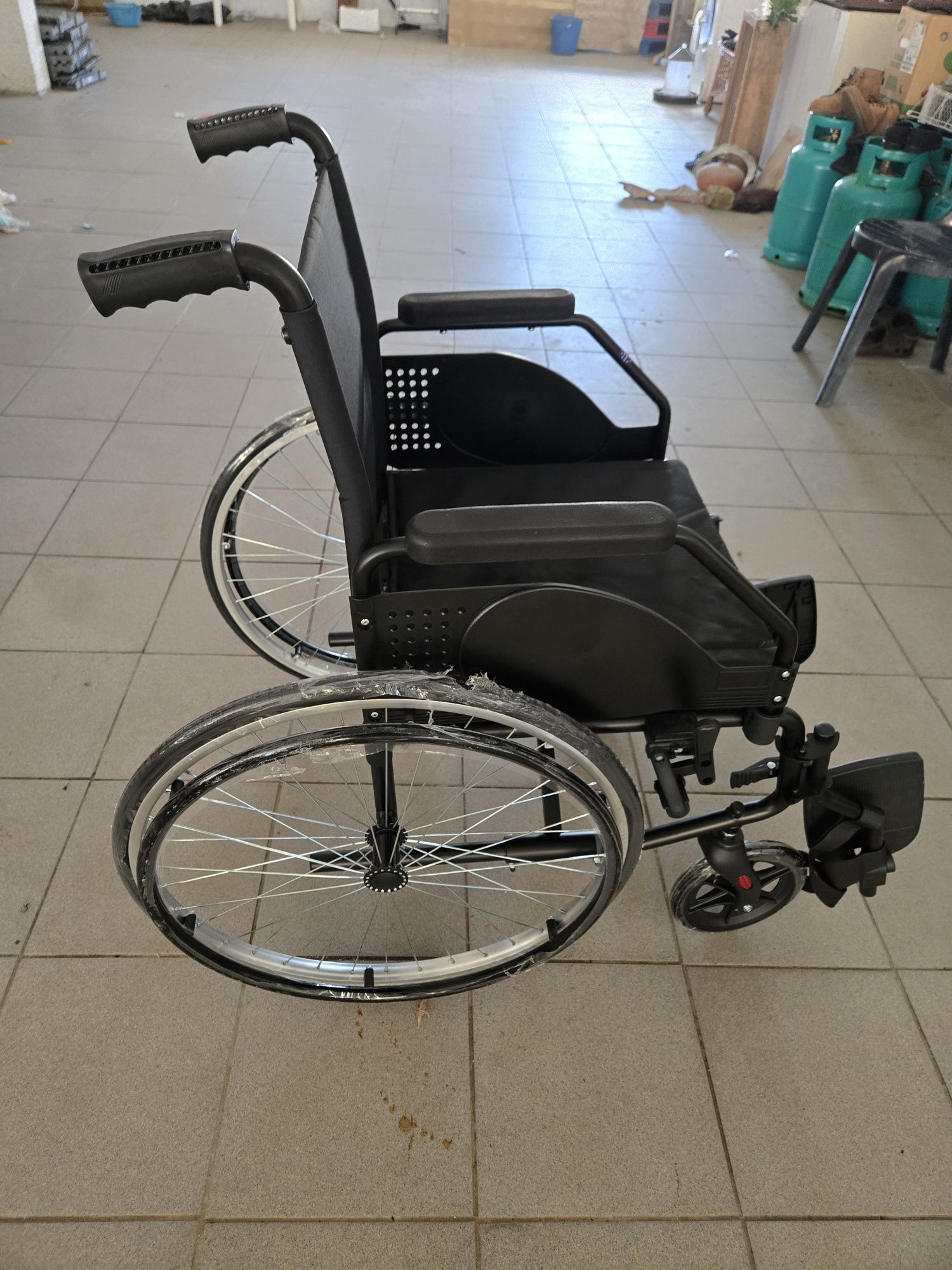 Cadeira Rodas Nova