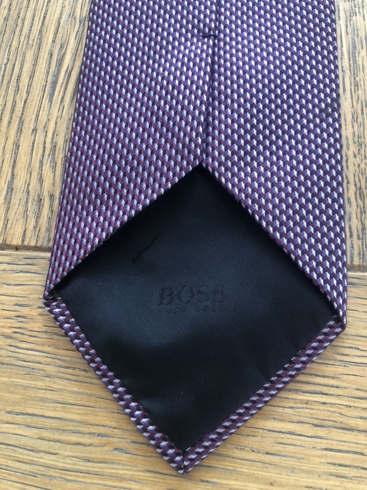 Hugo Boss jedwabny krawat bordowy
