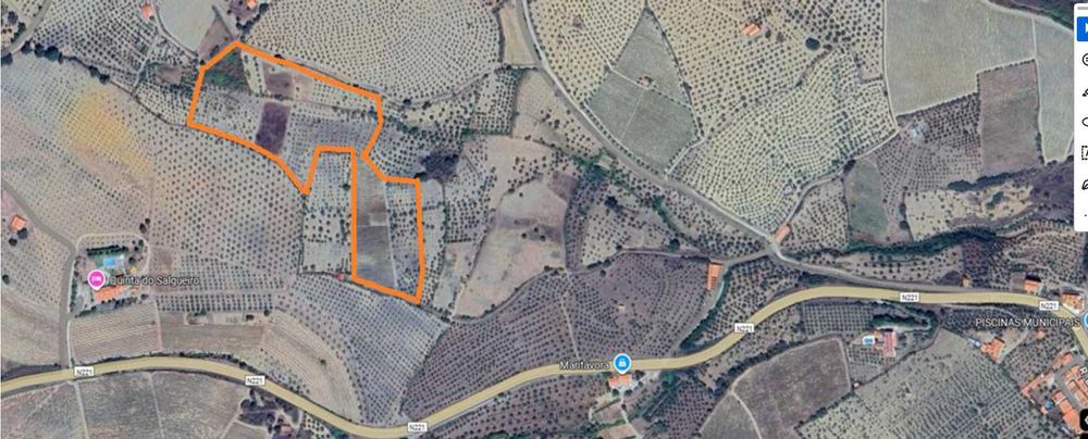 Terreno Freixo de Espada à Cinta (Salgueiro Peladouço) a 700m da vila.