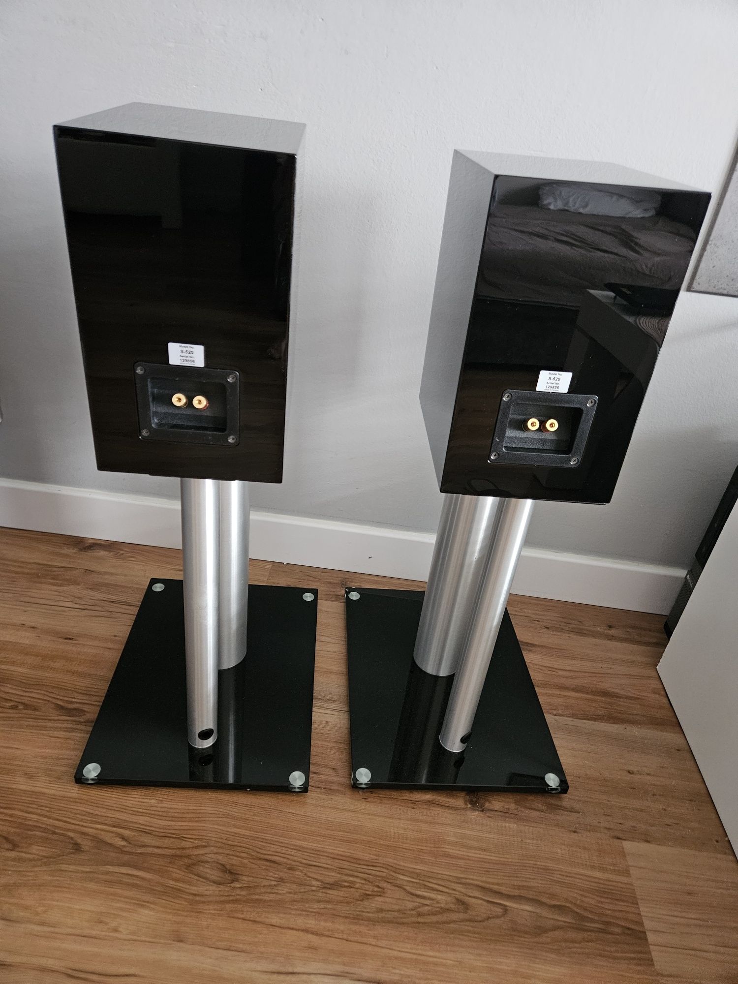 Usher S-520 jak nowe monitory gwarancja faktura