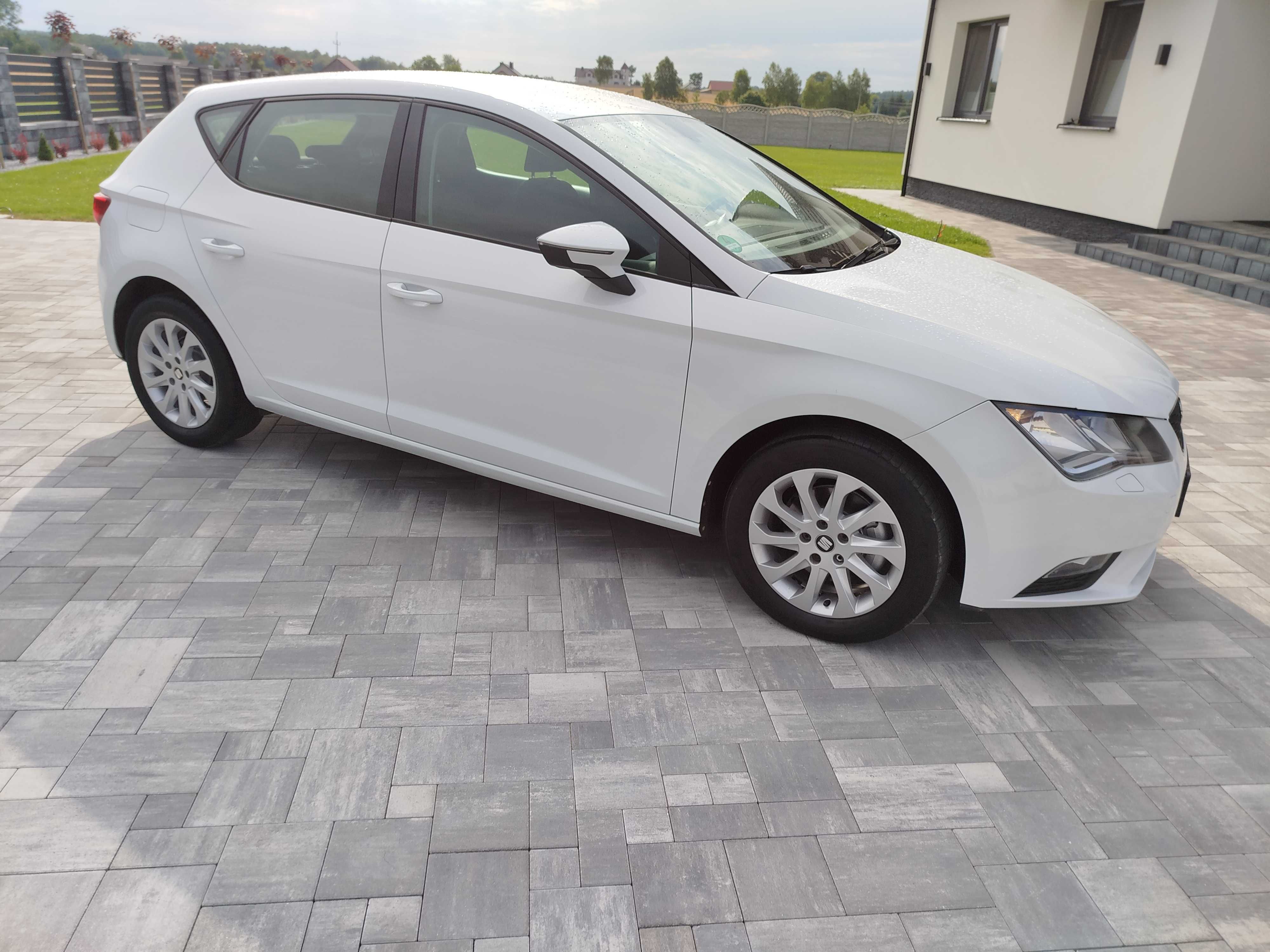 Seat Leon 1,6 TDI biała perła serwis w oryginale z Niemiec super stan