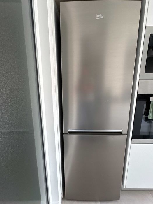 Frigorífico Combinado Beko RCNA320K20PT - 262L Classe Energética A+