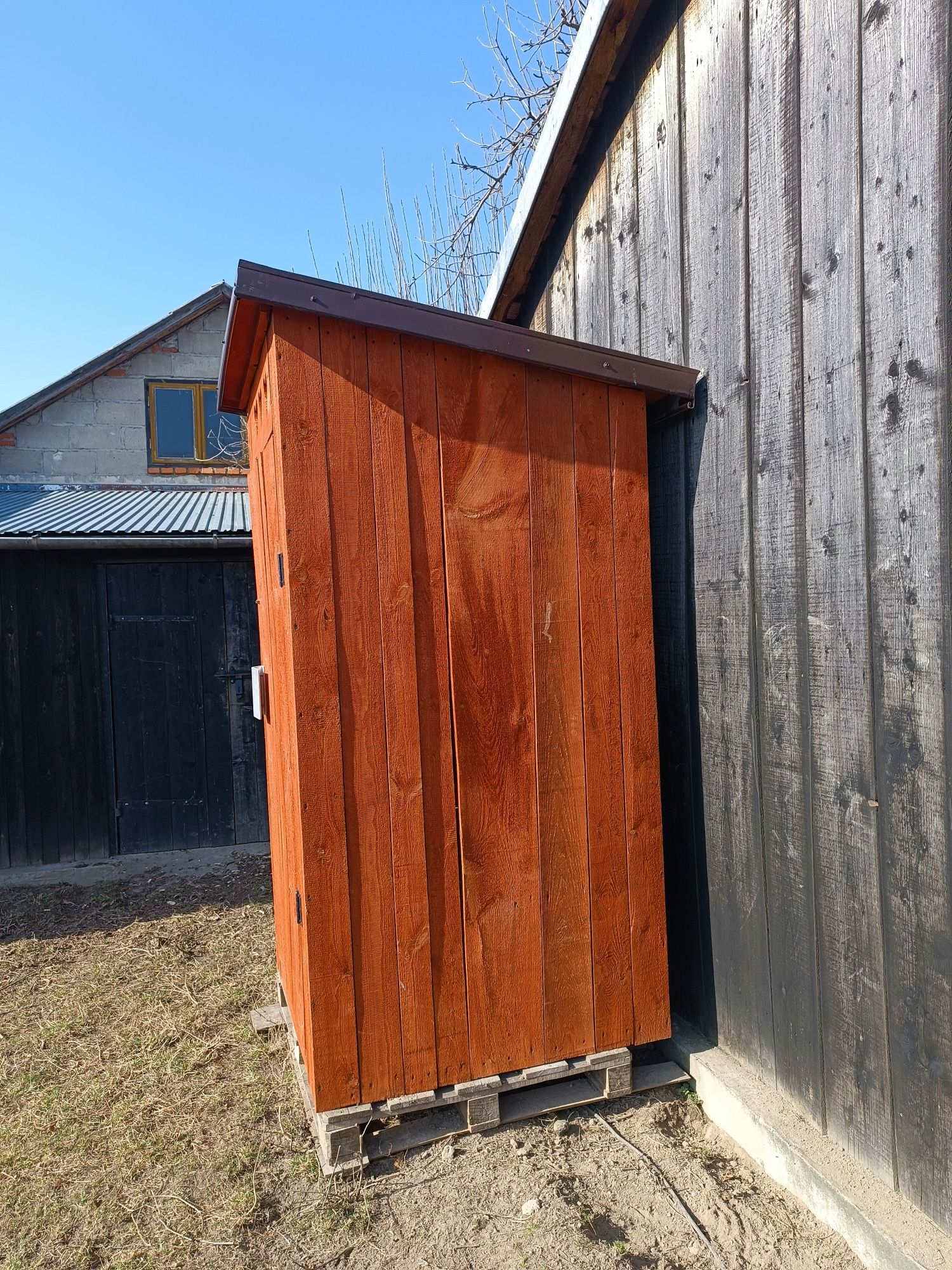 Toaleta drewniana 115x115x240cm. (WC budowlane)