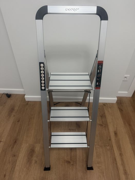 Драбина стрем'янка алюмінієва Dnipro-M Alteza 3 сх