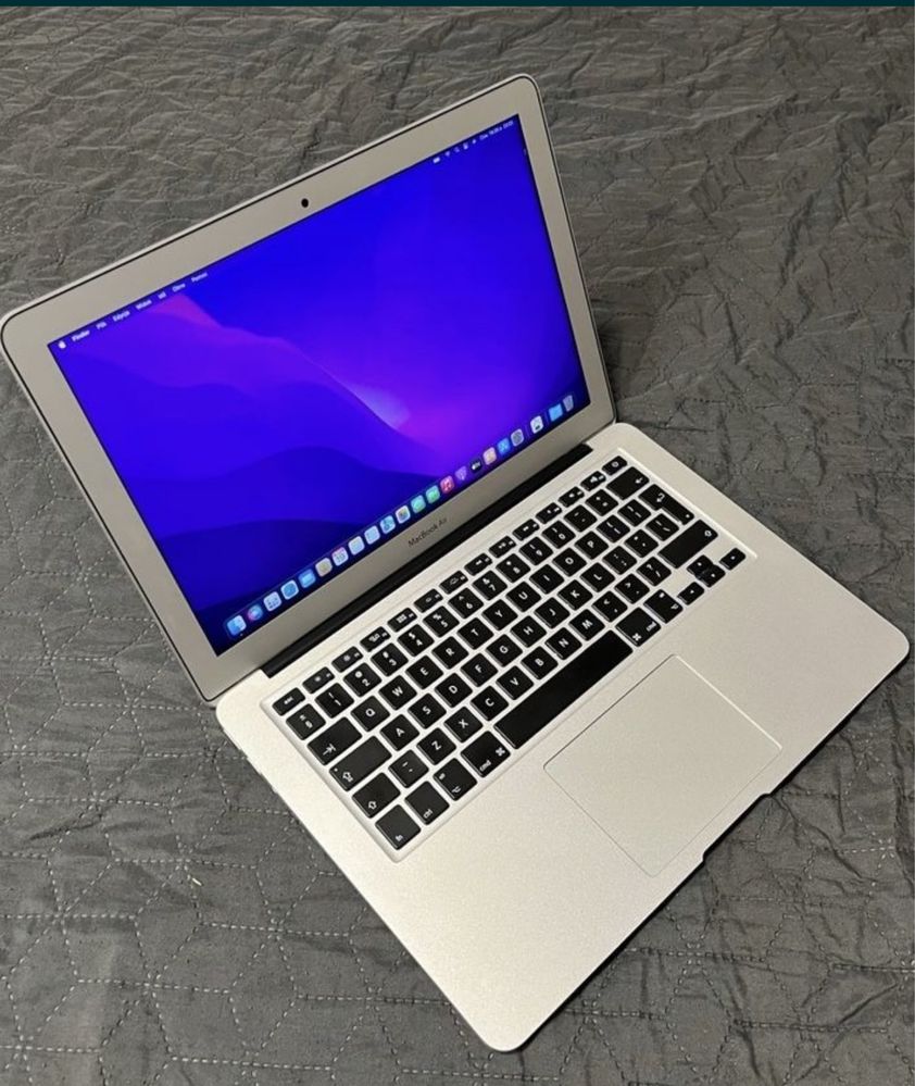 MacBook Air 13  i5 1.6GHz 8GB 128GB SSD HD6000