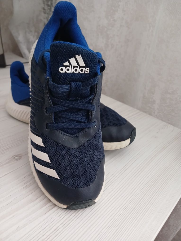 Кросівки кроссовки Adidas 31 розмір оригінал в чудовому стані