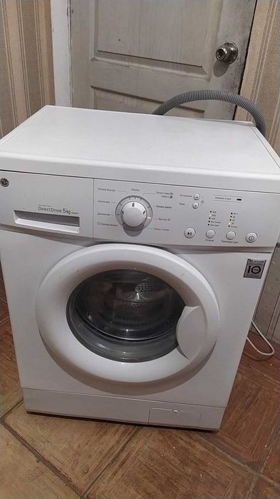 Стиральную машину LG в рабочем состоянии. прямой привод.