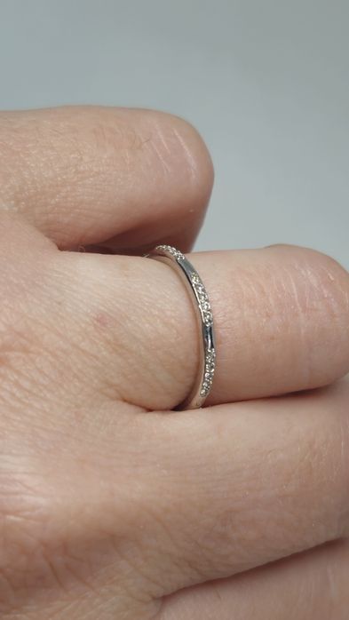 Каблучка з білого золота. Нова. Sova.