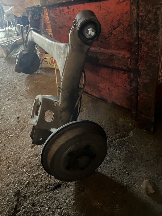 Eixo traseiro original Seat Ibiza 6l/Córdoba tdi + Cabos Travão de Mão