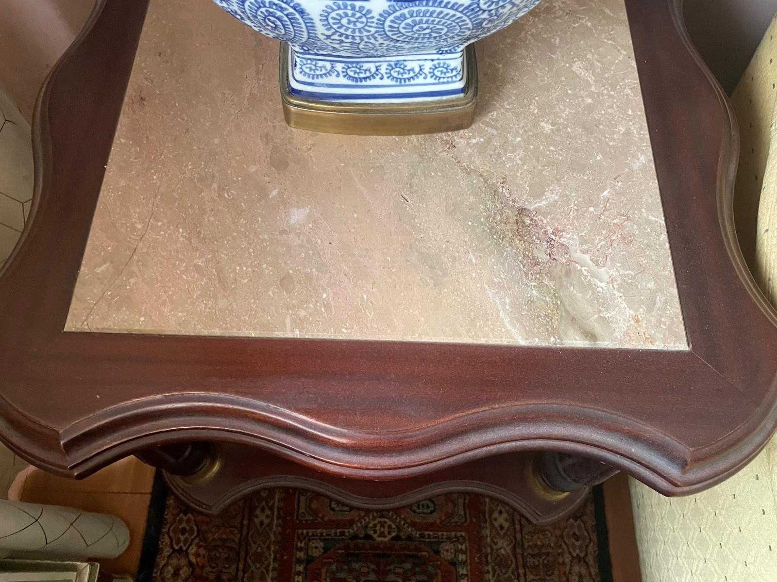 Mesa de centro e duas mesinhas