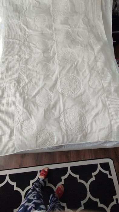 Kapa narzuta 140 cm x 215 cm kol biało kremowy