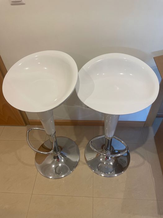 2 bancos cozinha brancos lacados