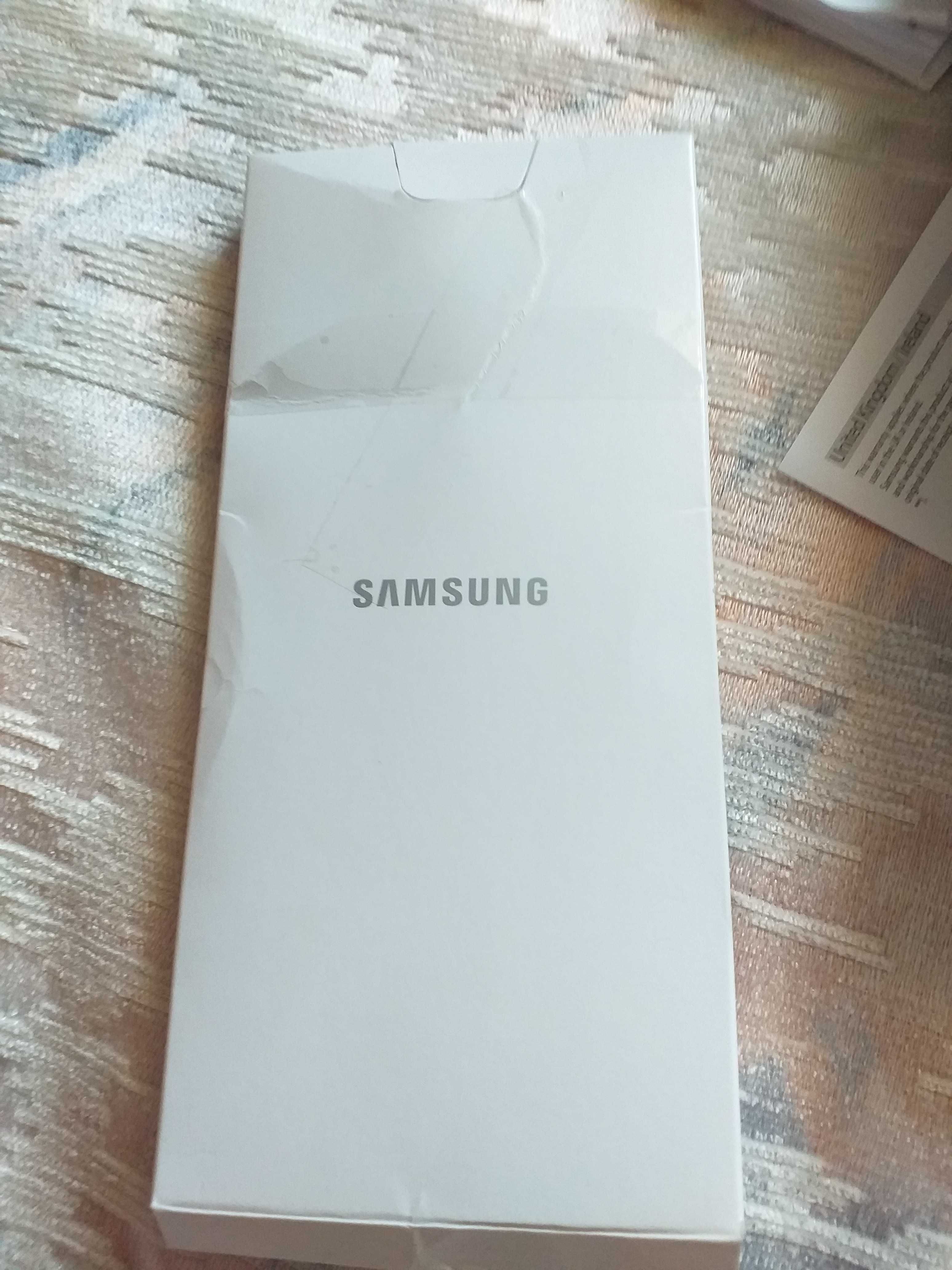 Pudełko do Galaxy A33  5G + ładowarka