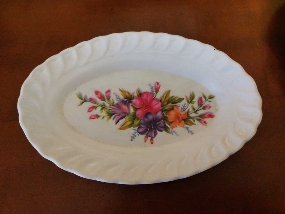 Plastikowe talerzyki dla dzieci do posiłków