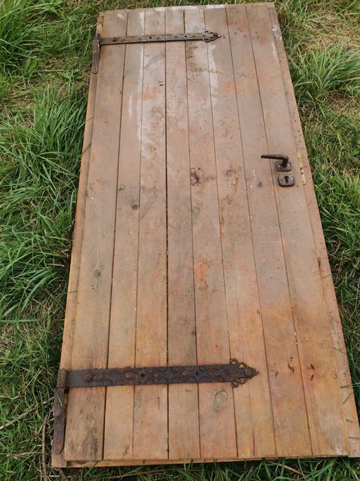 Drzwi drewniane do pomieszczeń gospodarczych