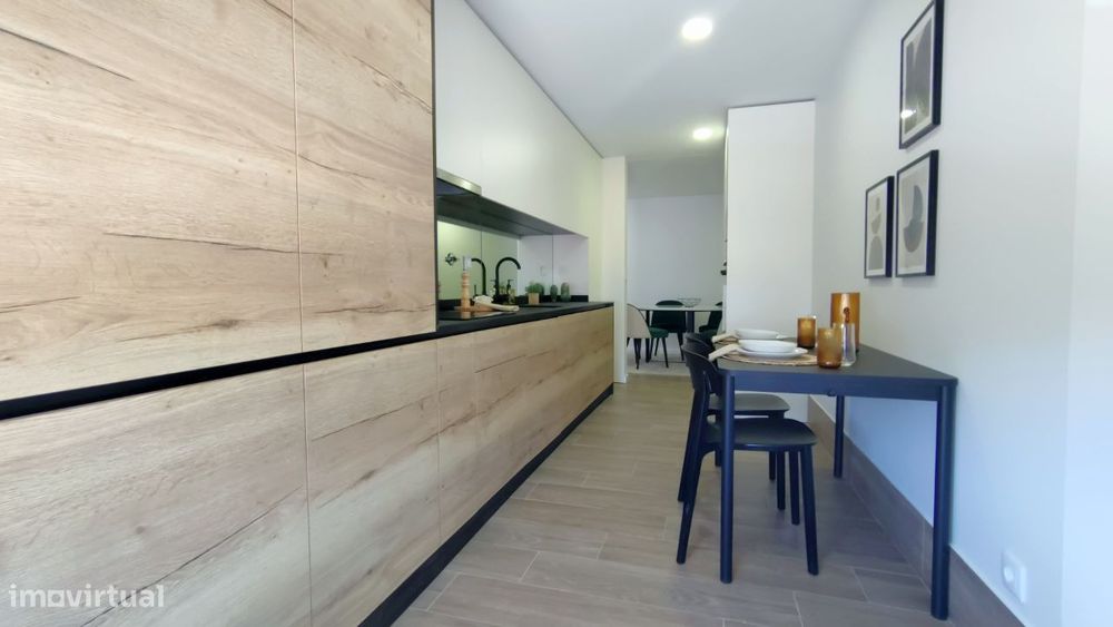 T3 semi-novo, totalmente equipado + lugar de garagem