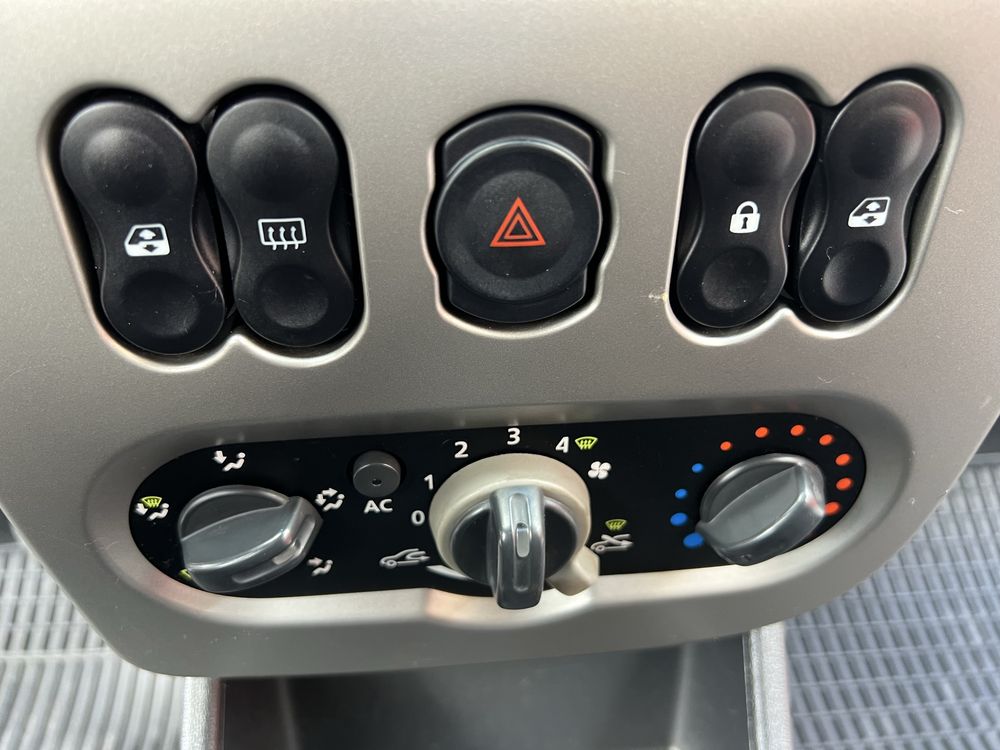 Dacia Sandero STEPWEY без пробігу по Україні Кондицiонер