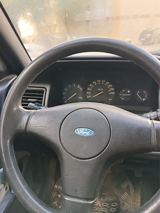 Vendo carro gasolina, com bom motor