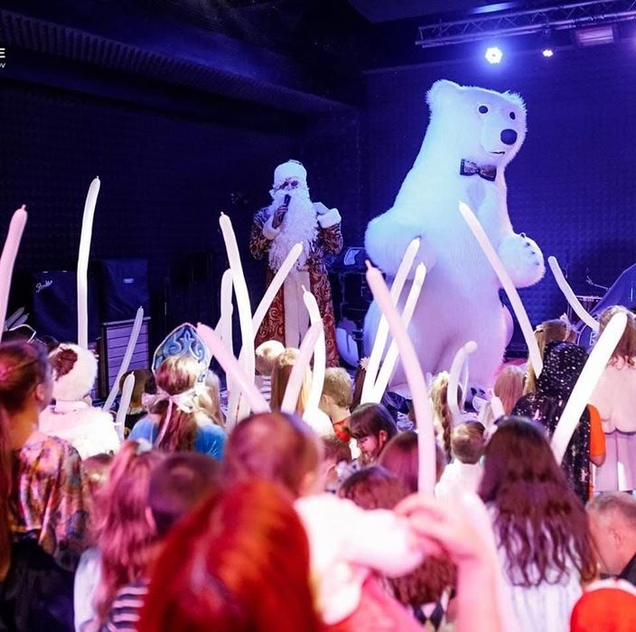 Білий ведмедик , аніматори , привітання, ведмідь.Белый мишки , медведь