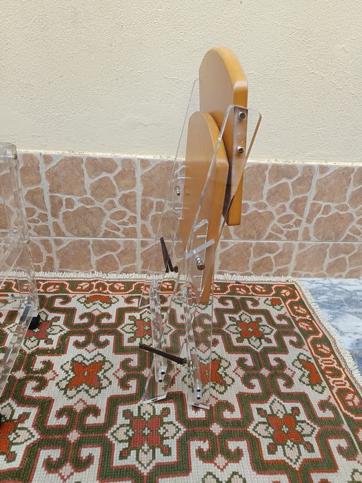 Carrinho de apoio e cadeira dobravel em acrílico