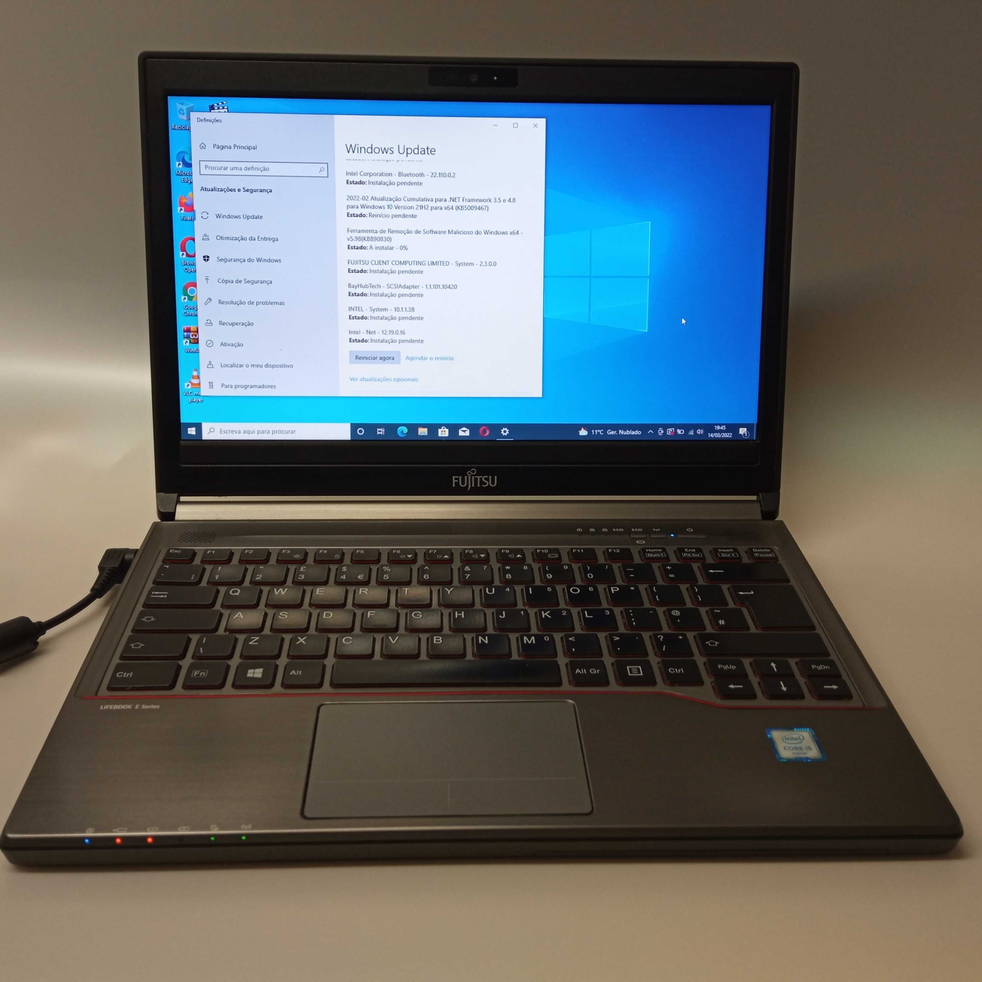 Fujitsu LifeBook E736  I5 8GB Ram e 500GB disco