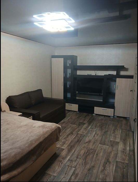 Сдаю посуточно 2 однокомнатные квартиры , цена 900гр каждая .