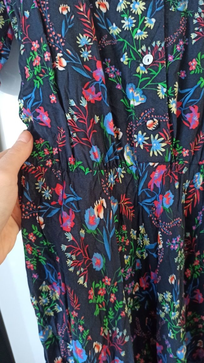 Sukienka midi w kwiaty Madicine XS
