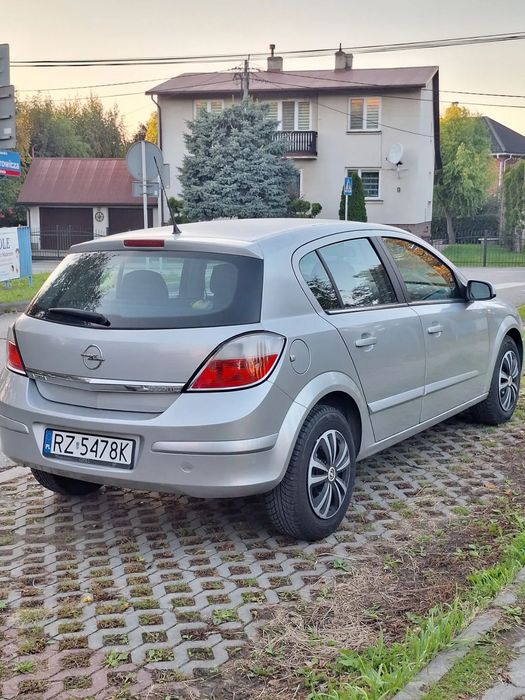 Opel Astra Astra H 1.7 CDTI 100 KM 2005 HATCHBACK
